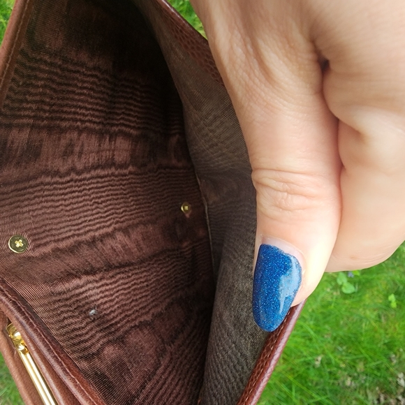 Chanel Bordeaux Caviar Leather CC Logo Long - Picture 9 of 12